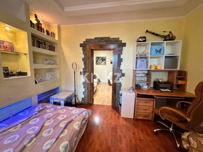 Продажа 5-комнатного дома, 373 м² - Продажа домов, коттеджей в Караганде - страница 4 фото 11 из 38
