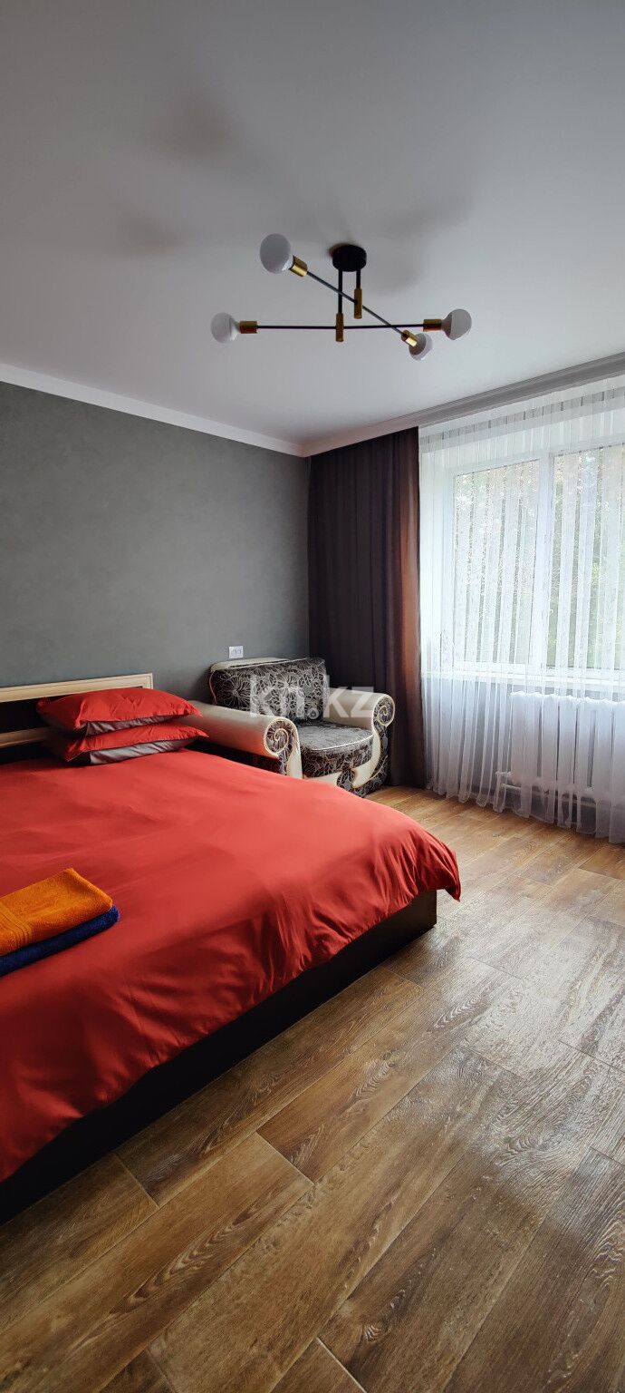 Аренда 1-комнатной квартиры посуточно, 35 м² - Аренда квартир посуточно в Караганде фото 1 из 3