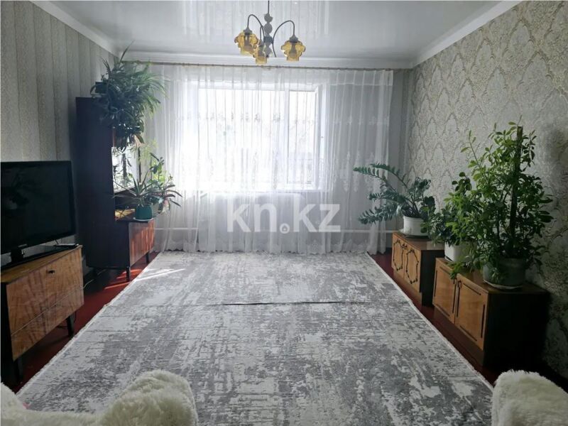 Продажа 3-комнатной квартиры, 82 м² - Продажа трехкомнатных квартир в Майкудуке Караганды - страница 9 фото 1 из 4