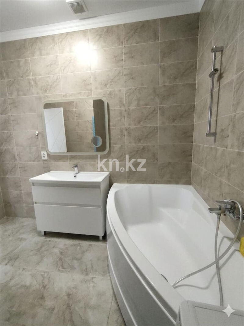 Продажа 4-комнатной квартиры, 124 м² - Продажа четырехкомнатных квартир в кирпичном доме в Караганде - страница 7 фото 12 из 15