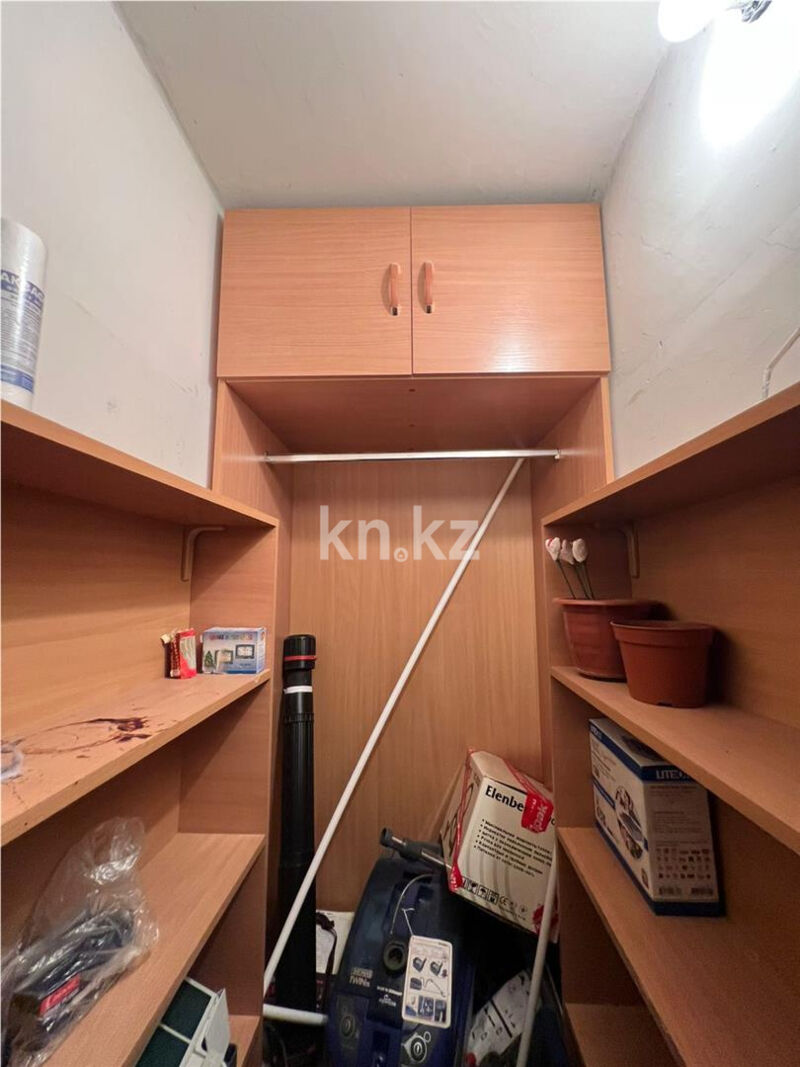 Продажа 4-комнатной квартиры, 77 м² - Продажа четырехкомнатных квартир в панельном доме в Караганде - страница 5 фото 15 из 20