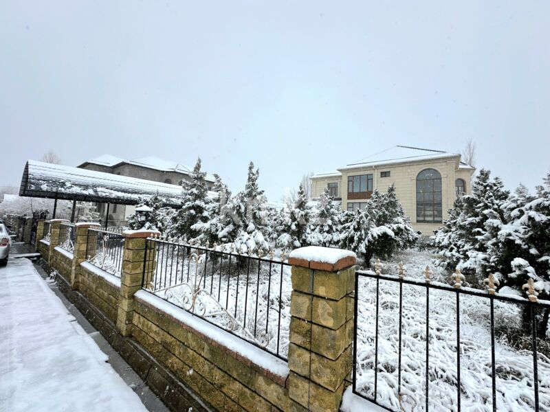 Продажа 9-комнатного дома, 500 м² - Продажа домов, коттеджей в Абайском р-не Шымкента фото 1 из 40