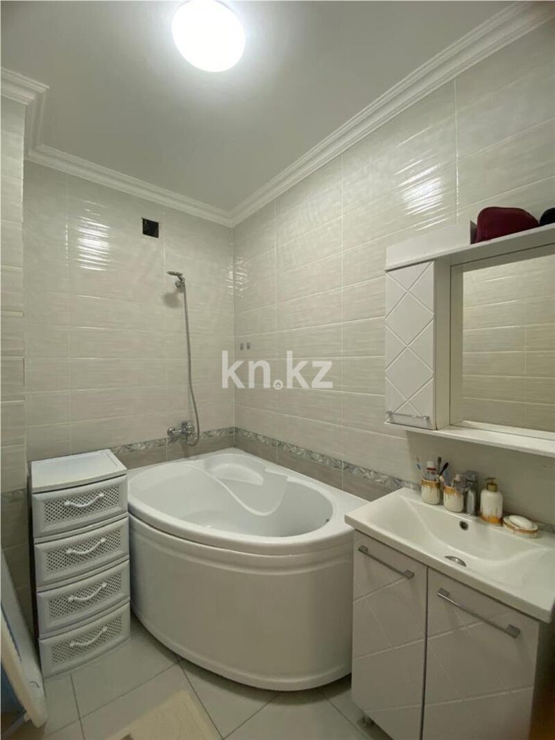 Продажа 3-комнатной квартиры, 92.3 м² - Продажа квартир в кирпичном доме в Астане - страница 12 фото 11 из 18