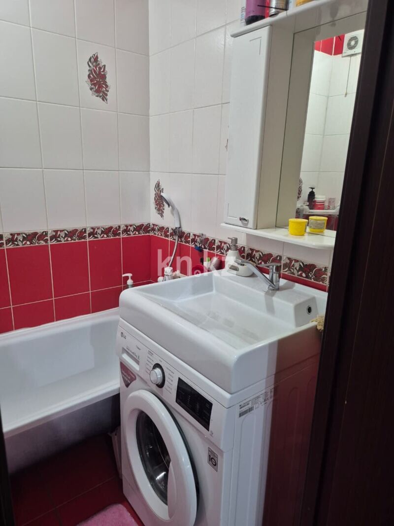 Продажа 3-комнатной квартиры, 62 м² - Продажа квартир в Майкудуке Караганды - страница 2 фото 13 из 21