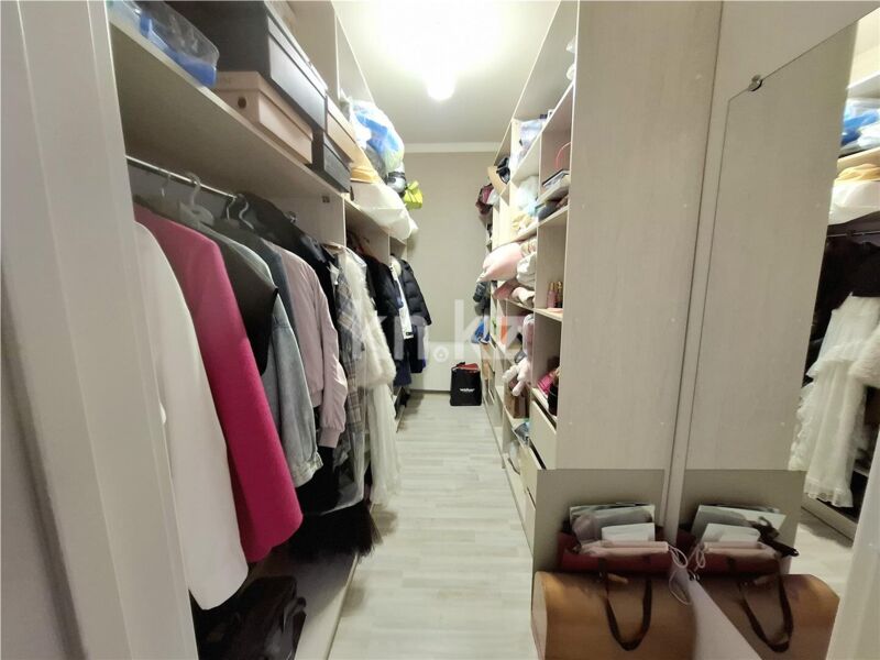 Продажа 5-комнатного дома, 220 м² - Недвижимость в Темиртау - страница 5 фото 5 из 6