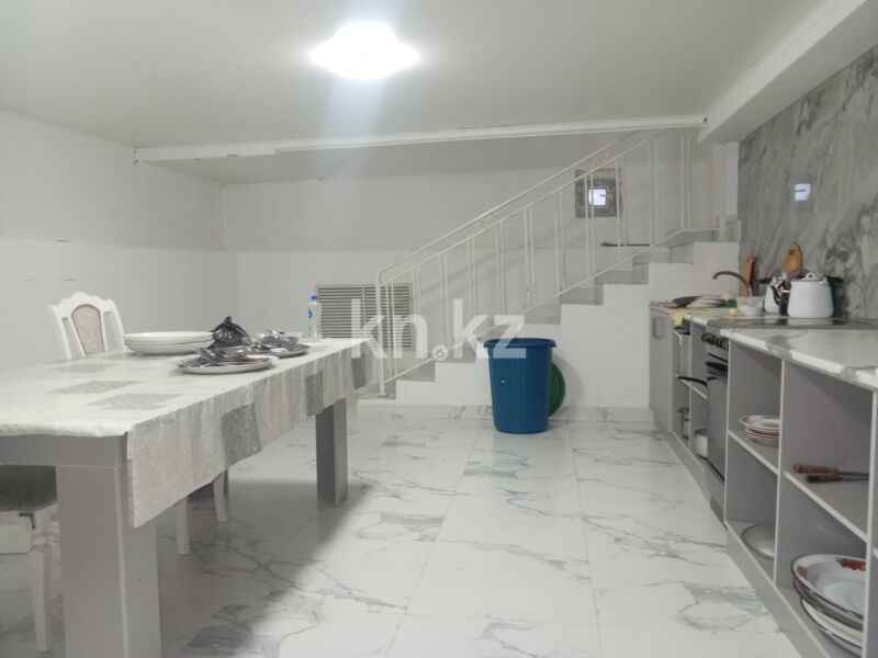 Аренда 8-комнатного дома, 250 м² - Аренда домов в Караганде фото 1 из 16
