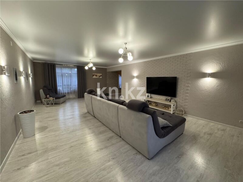 Продажа 4-комнатного дома, 367.4 м² - Продажа домов, коттеджей в Караганде - страница 4 фото 3 из 38