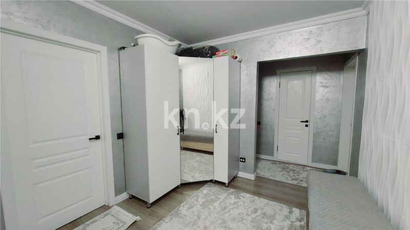 Продажа 3-комнатной квартиры, 64 м² - Продажа трехкомнатных квартир в Майкудуке Караганды - страница 8 фото 12 из 14