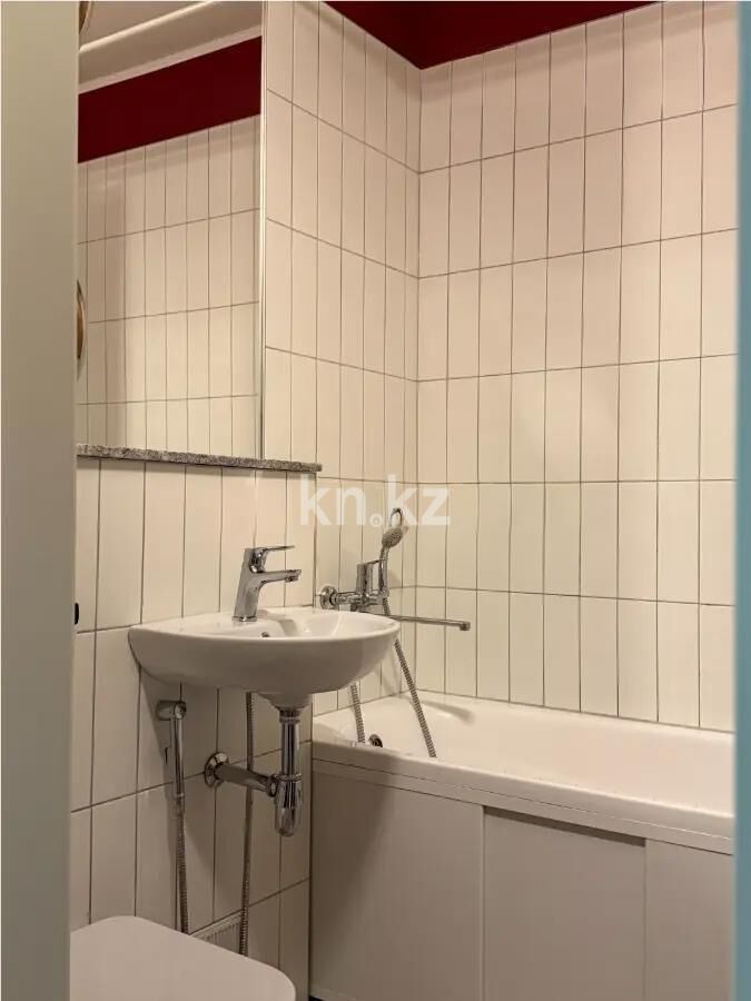 Продажа 2-комнатной квартиры, 42 м² - Продажа двухкомнатных квартир в панельном доме в Алматы - страница 22 фото 3 из 5
