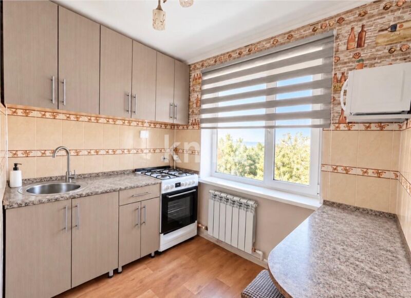 Продажа 3-комнатной квартиры, 60 м² - Продажа трехкомнатных квартир в панельном доме в Караганде фото 1 из 8