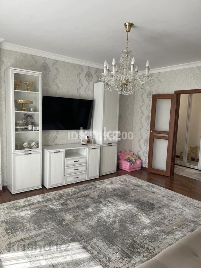 Продажа 2-комнатной квартиры, 73 м² - Продажа квартир в блочном доме в Караганде - страница 2 фото 1 из 18