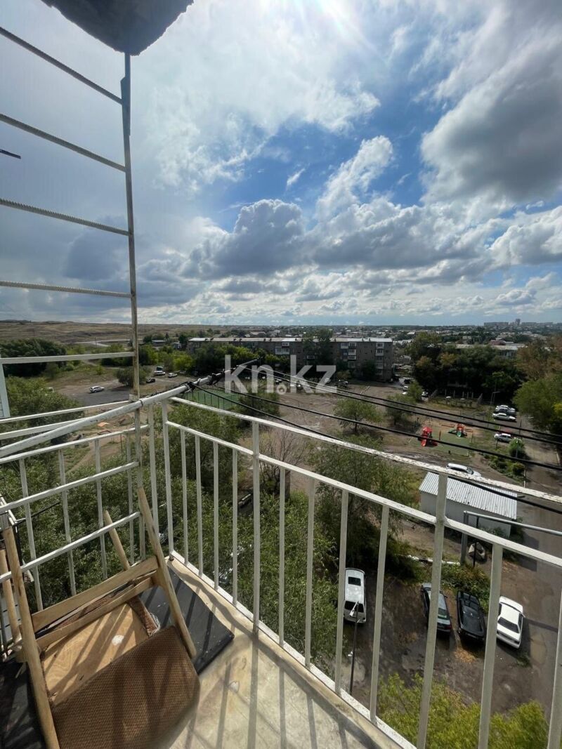 Продажа 3-комнатной квартиры, 64.5 м² - Продажа трехкомнатных квартир в Майкудуке Караганды - страница 2 фото 3 из 19