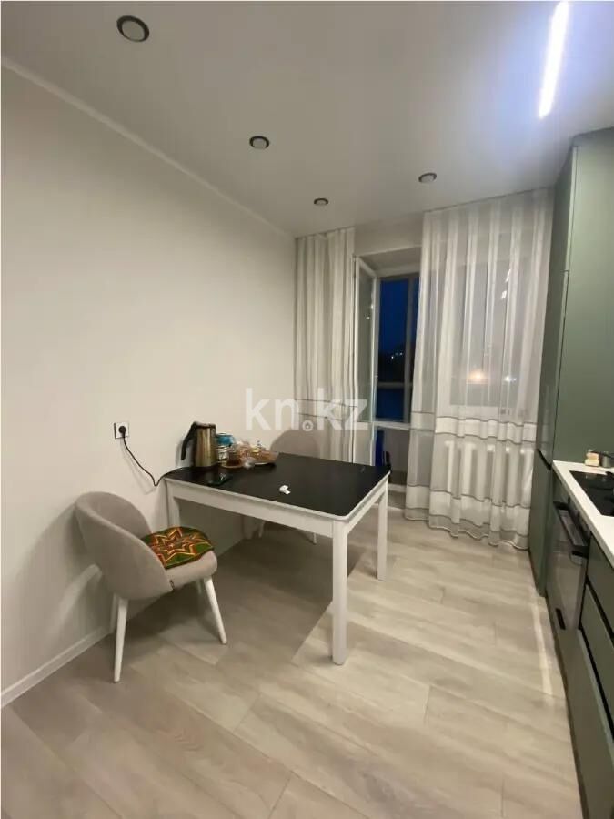 Продажа 4-комнатной квартиры, 92 м² - Продажа четырехкомнатных квартир в кирпичном доме в Казахстане - страница 12 фото 5 из 8