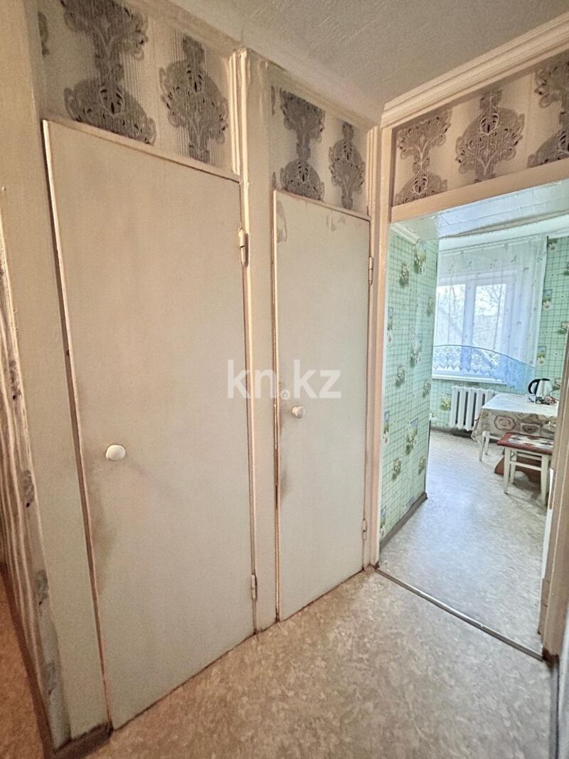 Продажа 3-комнатной квартиры, 47 м² - Продажа трехкомнатных квартир в Майкудуке Караганды - страница 2 фото 11 из 15