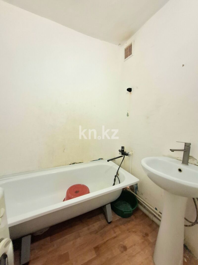 Продажа 1-комнатной квартиры, 39 м² - Продажа однокомнатных квартир в Майкудуке Караганды - страница 5 фото 11 из 16