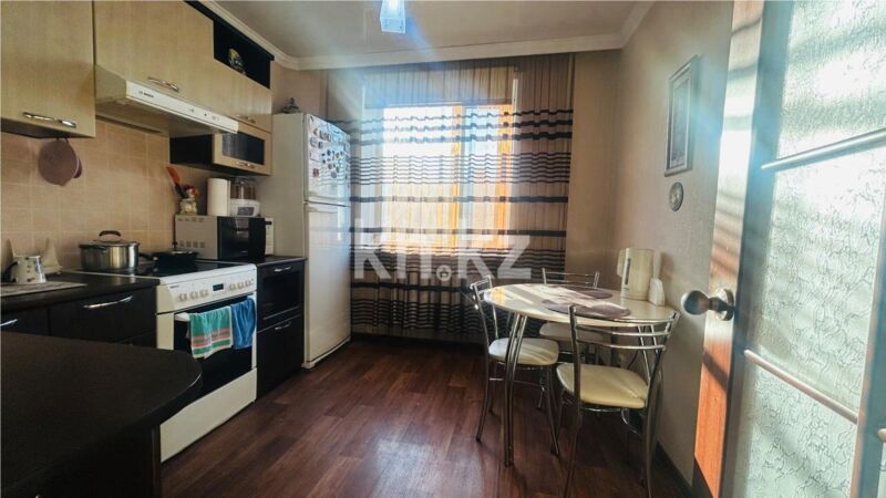 Продажа 4-комнатной квартиры, 77 м² - Продажа домов, коттеджей в Шахтинске фото 7 из 18