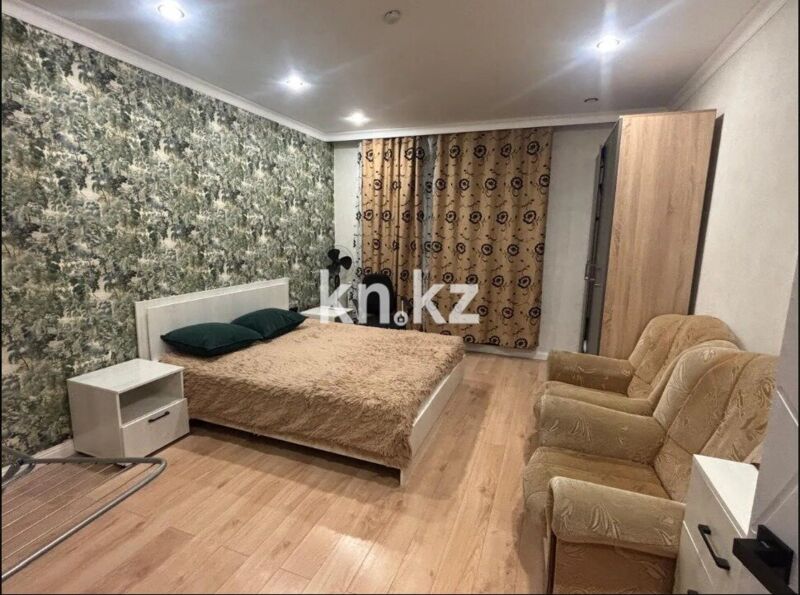 Аренда 3-комнатной квартиры, 88 м² - Продажа комнат в Семее фото 1 из 14