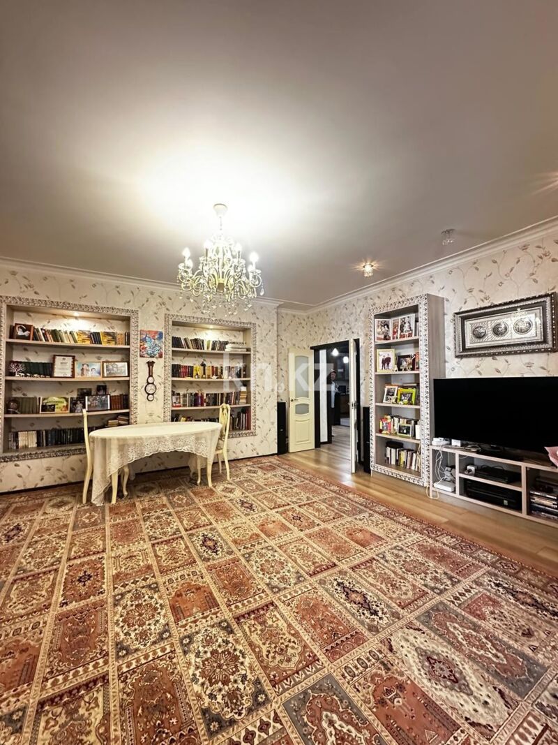 Продажа 5-комнатного дома, 800 м² - Продажа домов, коттеджей в Астане фото 1 из 36