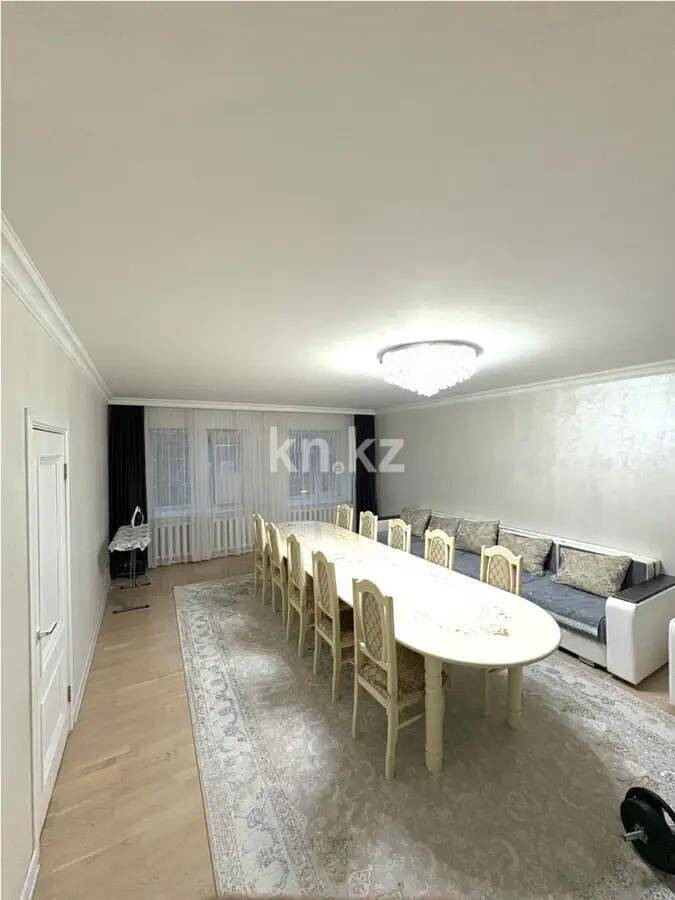 Продажа 6-комнатной квартиры, 260 м² - Продажа пятикомнатных и более квартир в кирпичном доме в Астане фото 1 из 6