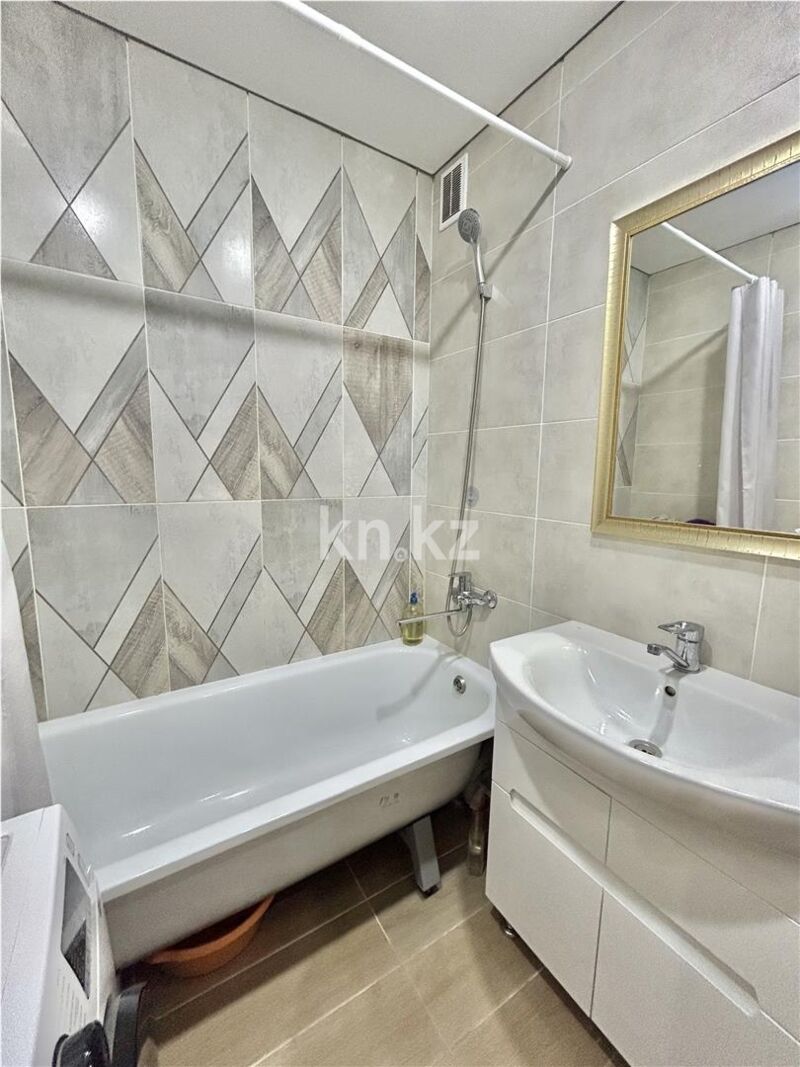 Продажа 4-комнатной квартиры, 76 м² - Продажа четырехкомнатных квартир в панельном доме в Караганде - страница 4 фото 18 из 21