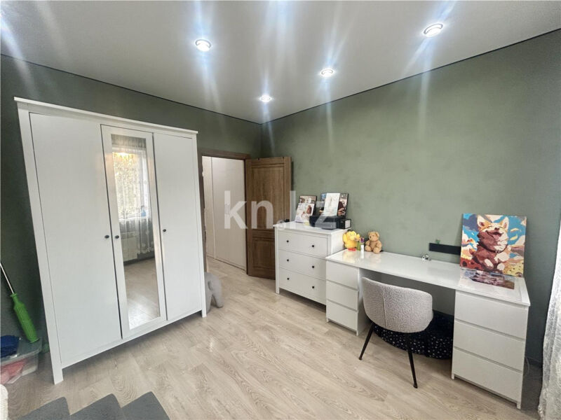 Продажа 3-комнатной квартиры, 80 м² - Продажа квартир в блочном доме в Караганде - страница 3 фото 9 из 19