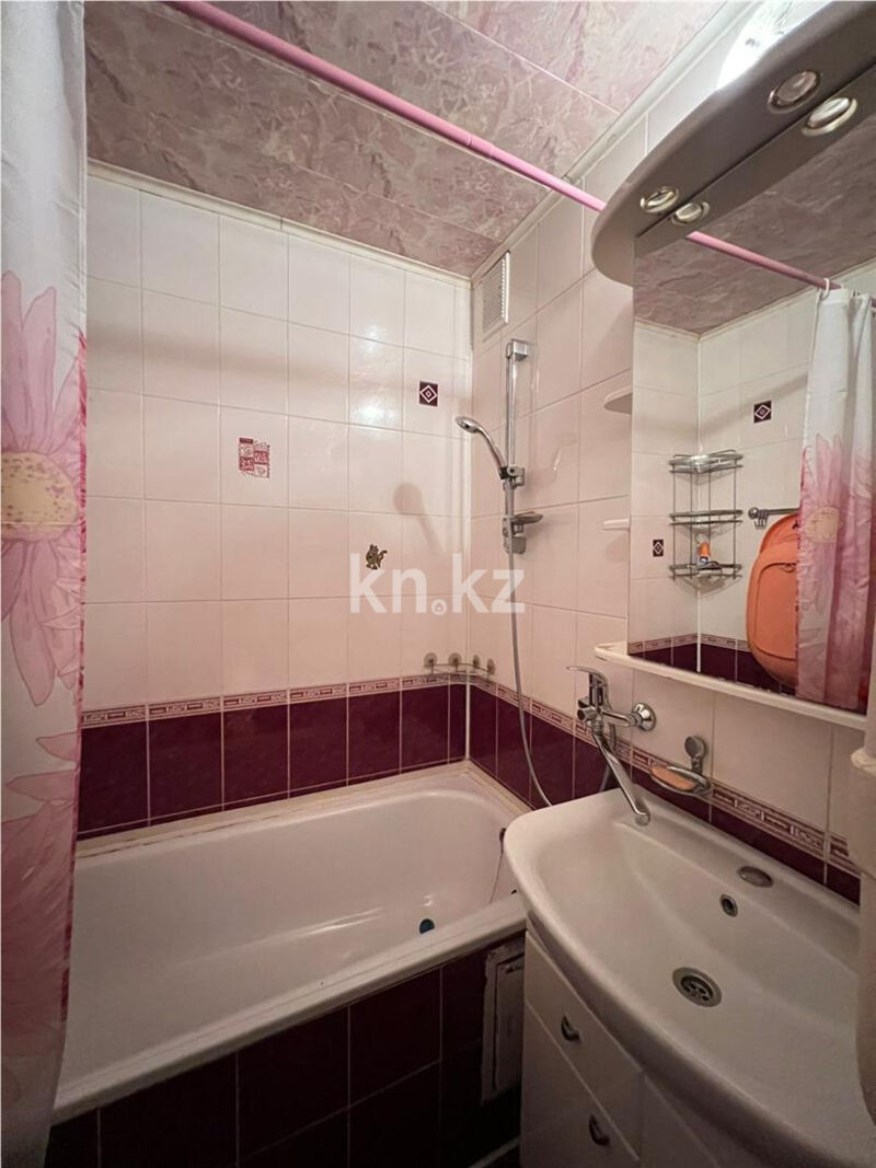 Продажа 4-комнатной квартиры, 77 м² - Продажа четырехкомнатных квартир в панельном доме в Караганде - страница 5 фото 11 из 20