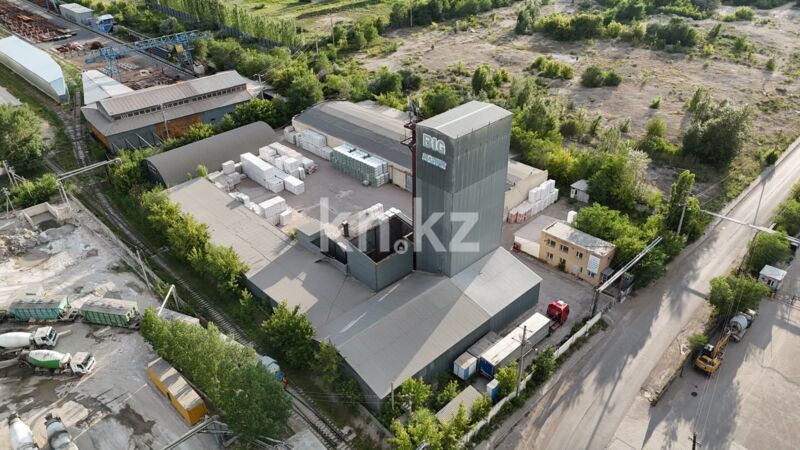 Продажа базы, 3004 м² - Продажа баз, складов и промышленной недвижимости в Казахстане фото 1 из 39