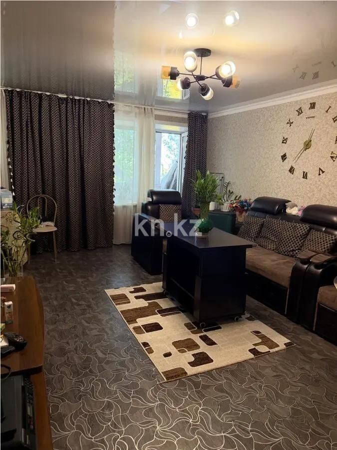 Продажа 2-комнатной квартиры, 44 м² - Продажа двухкомнатных квартир в кирпичном доме в Караганде - страница 2 фото 1 из 3