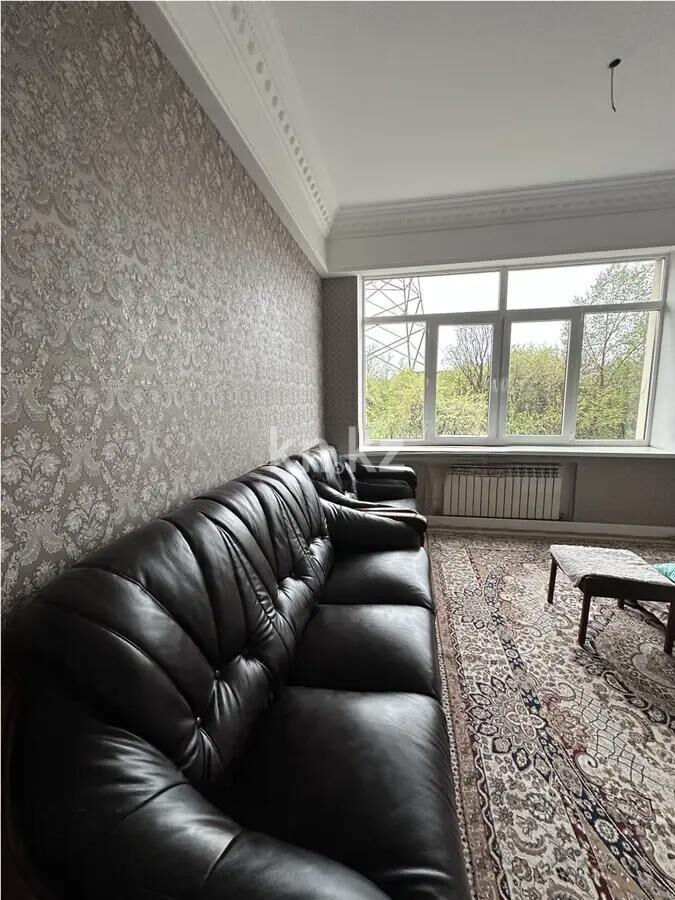 Продажа 5-комнатной квартиры, 200 м² - Продажа пятикомнатных и более квартир в монолитно-каркасном доме в Алматы фото 1 из 8