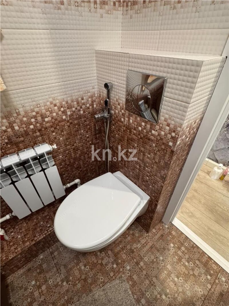 Продажа 2-комнатной квартиры, 44 м² - Продажа двухкомнатных квартир в панельном доме в Темиртау - страница 5 фото 14 из 19