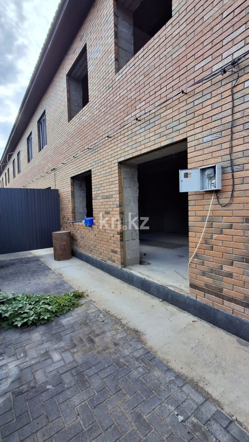 Продажа 4-комнатной квартиры, 160 м² - Продажа четырехкомнатных квартир в Уральске фото 8 из 20