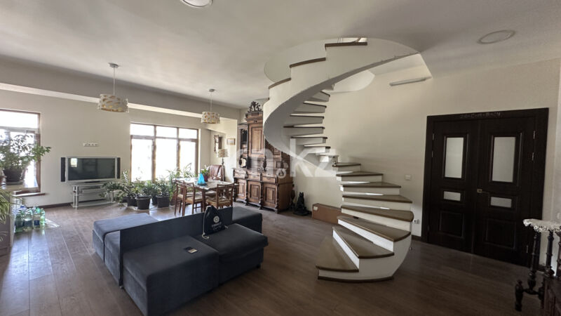 Аренда 5-комнатной квартиры, 295 м² - Аренда квартир помесячно в Казахстане - страница 3 фото 1 из 20