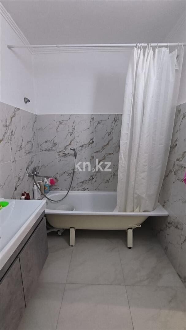 Продажа 2-комнатной квартиры, 70 м² - Продажа двухкомнатных квартир в Караганде - страница 2 фото 8 из 9