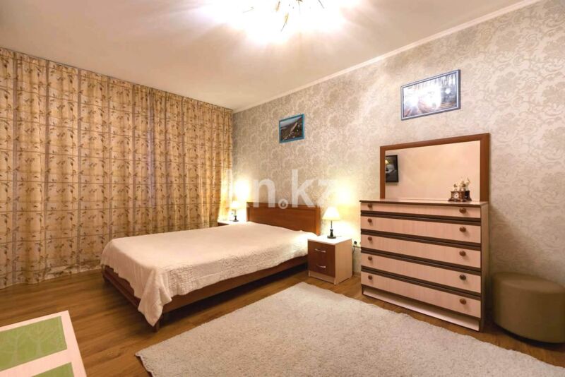 Аренда 1-комнатной квартиры посуточно, 38 м² - Аренда квартир посуточно в Алмалинском р-не Алматы - страница 2 фото 1 из 9