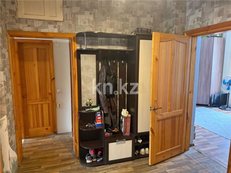 Продажа 3-комнатной квартиры, 68 м² - Продажа трехкомнатных квартир в кирпичном доме в Караганде фото 12 из 14