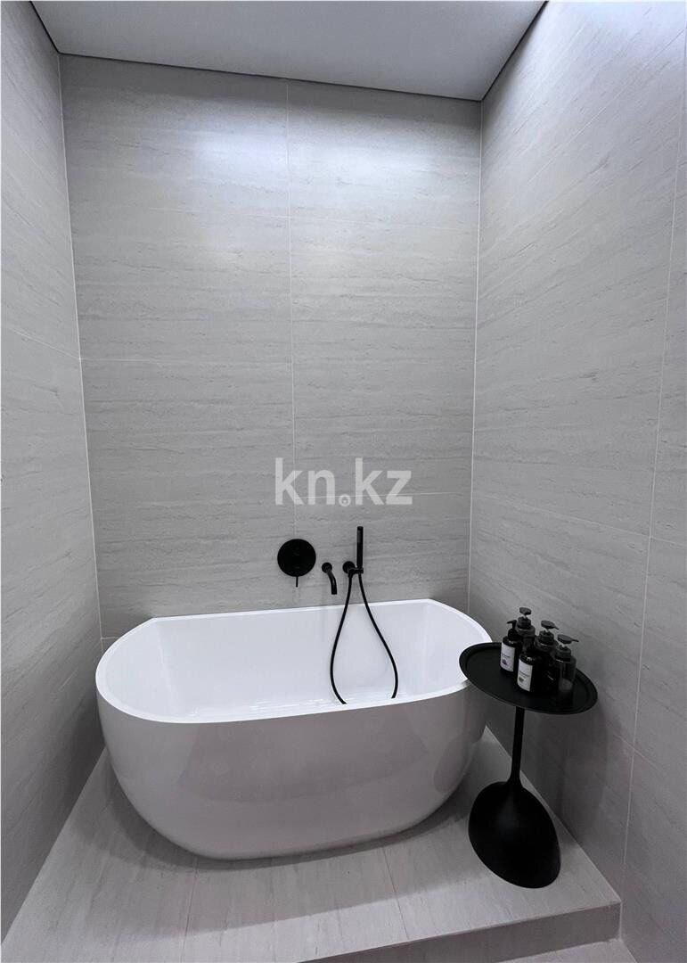 Продажа 3-комнатной квартиры, 89 м² - Продажа трехкомнатных квартир на Юго-Востоке Караганды - страница 2 фото 19 из 28