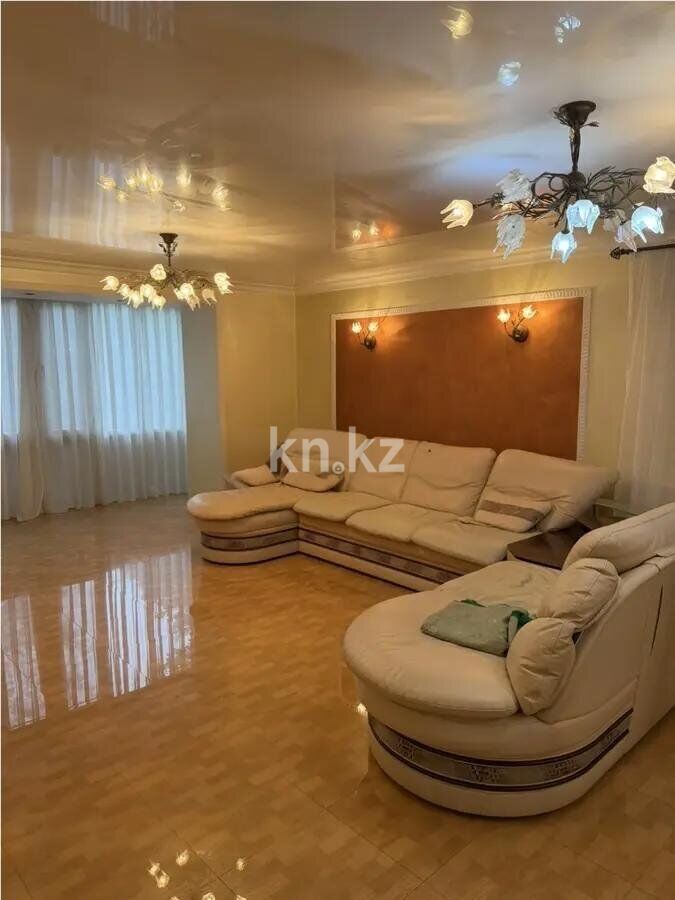 Продажа 7-комнатной квартиры, 200 м² - Продажа пятикомнатных и более квартир в кирпичном доме в Казахстане фото 1 из 9