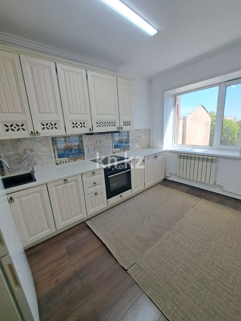 Продажа 4-комнатной квартиры, 72.3 м² - Продажа четырехкомнатных квартир в кирпичном доме в Караганде фото 1 из 8