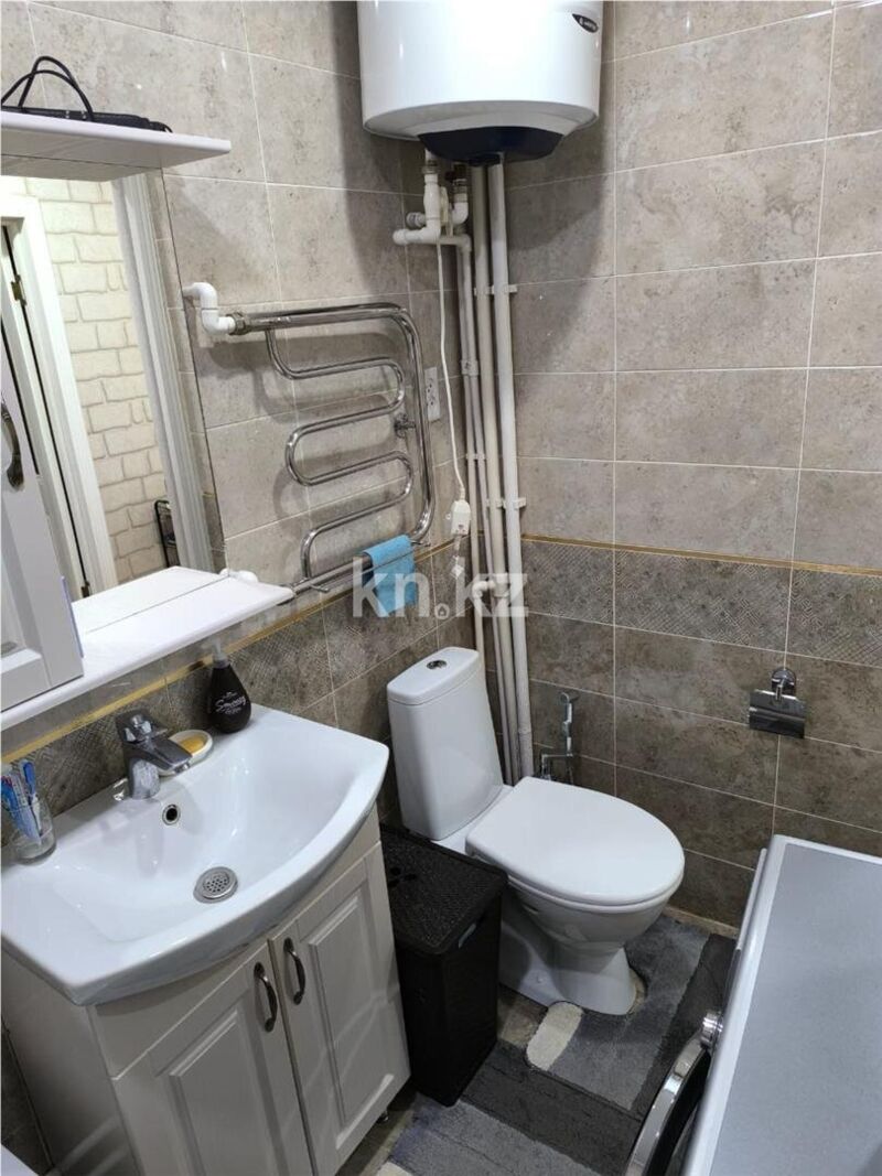 Продажа 2-комнатной квартиры, 43 м² - Продажа двухкомнатных квартир в Караганде - страница 7 фото 9 из 13