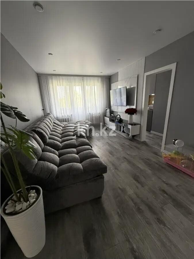 Продажа 3-комнатной квартиры, 60 м² - Продажа трехкомнатных квартир в панельном доме в Караганде фото 1 из 5