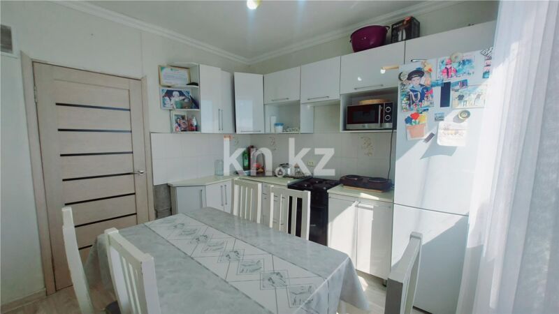 Продажа 3-комнатной квартиры, 65 м² - Продажа трехкомнатных квартир в Майкудуке Караганды - страница 7 фото 2 из 12