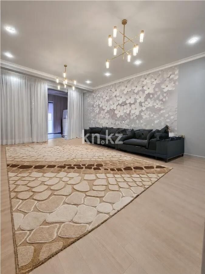 Продажа 3-комнатной квартиры, 137 м² - Продажа трехкомнатных квартир в монолитно-каркасном доме в Алматы фото 1 из 8
