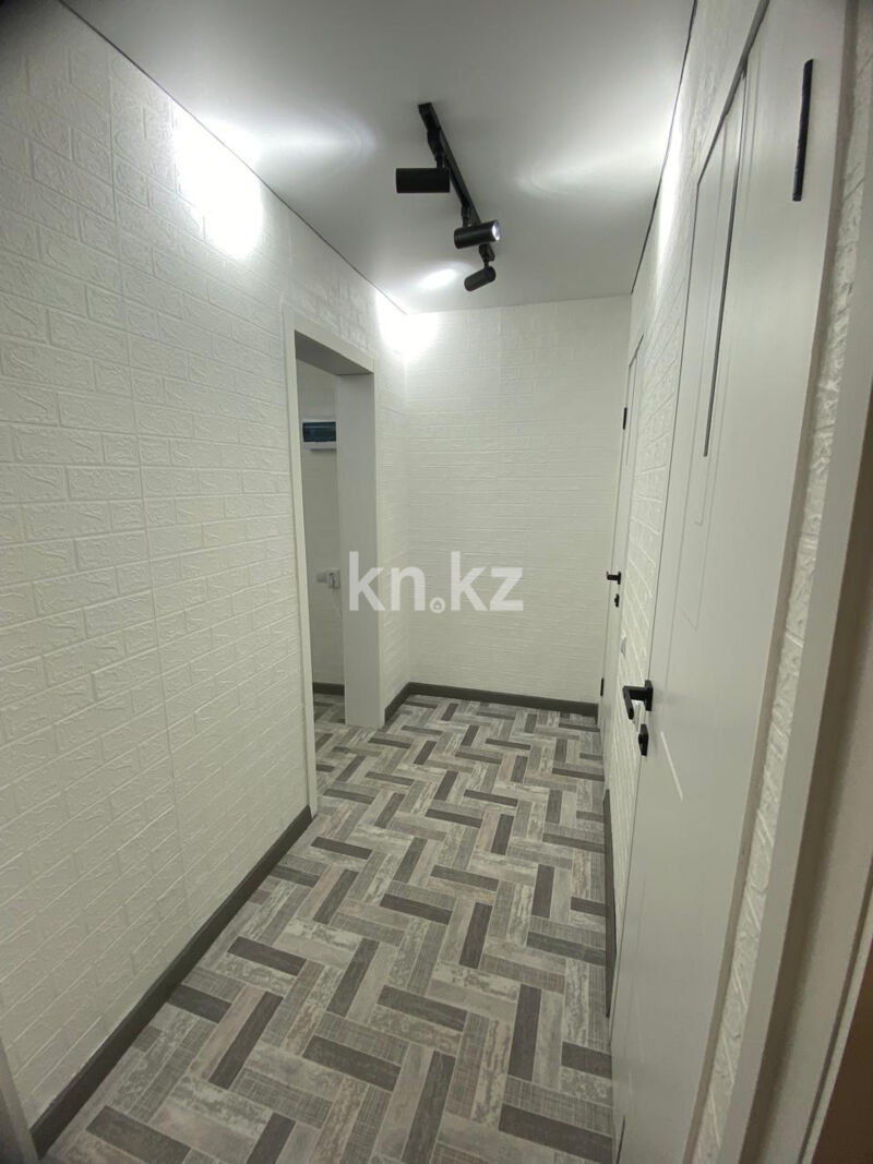 Продажа 2-комнатной квартиры, 40.3 м² - Продажа двухкомнатных квартир в панельном доме в Караганде - страница 3 фото 11 из 13