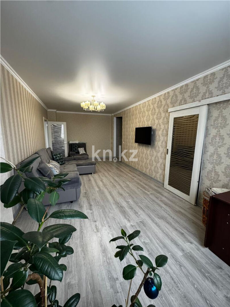 Продажа 2-комнатной квартиры, 68 м² - Продажа квартир в блочном доме в Караганде - страница 2 фото 1 из 17