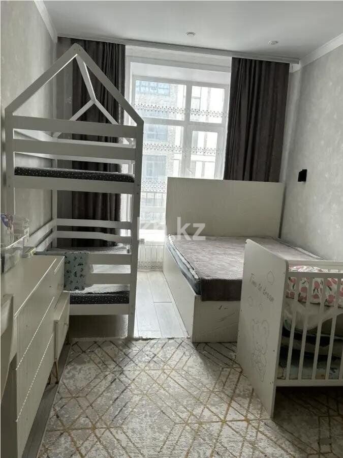 Продажа 3-комнатной квартиры, 72 м² - Продажа трехкомнатных квартир на Юго-Востоке Караганды фото 1 из 4