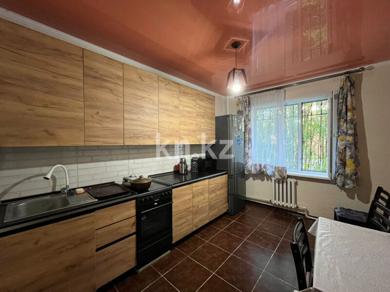 Продажа 2-комнатной квартиры, 65 м² - Продажа квартир в блочном доме в Караганде - страница 2 фото 1 из 14