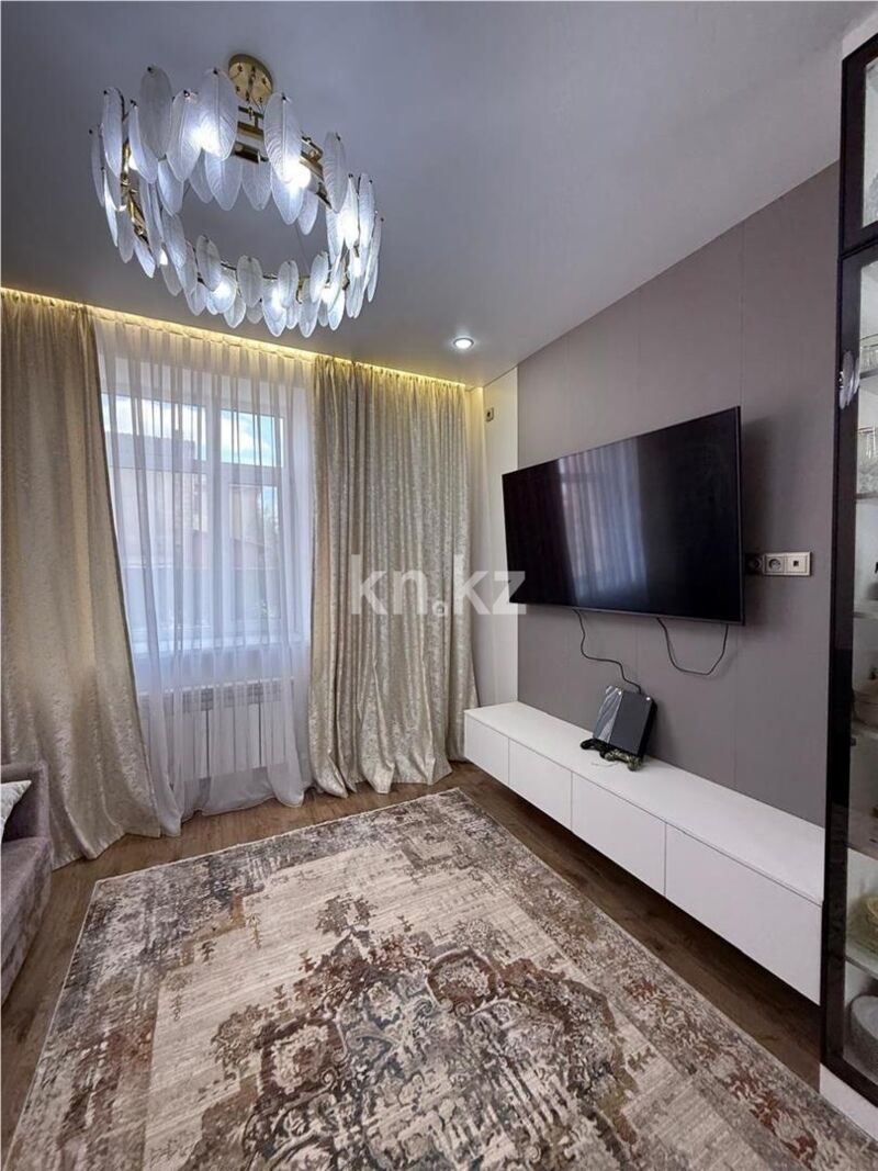 Продажа 3-комнатной квартиры, 65 м² - Продажа трехкомнатных квартир в кирпичном доме в Караганде - страница 8 фото 1 из 15