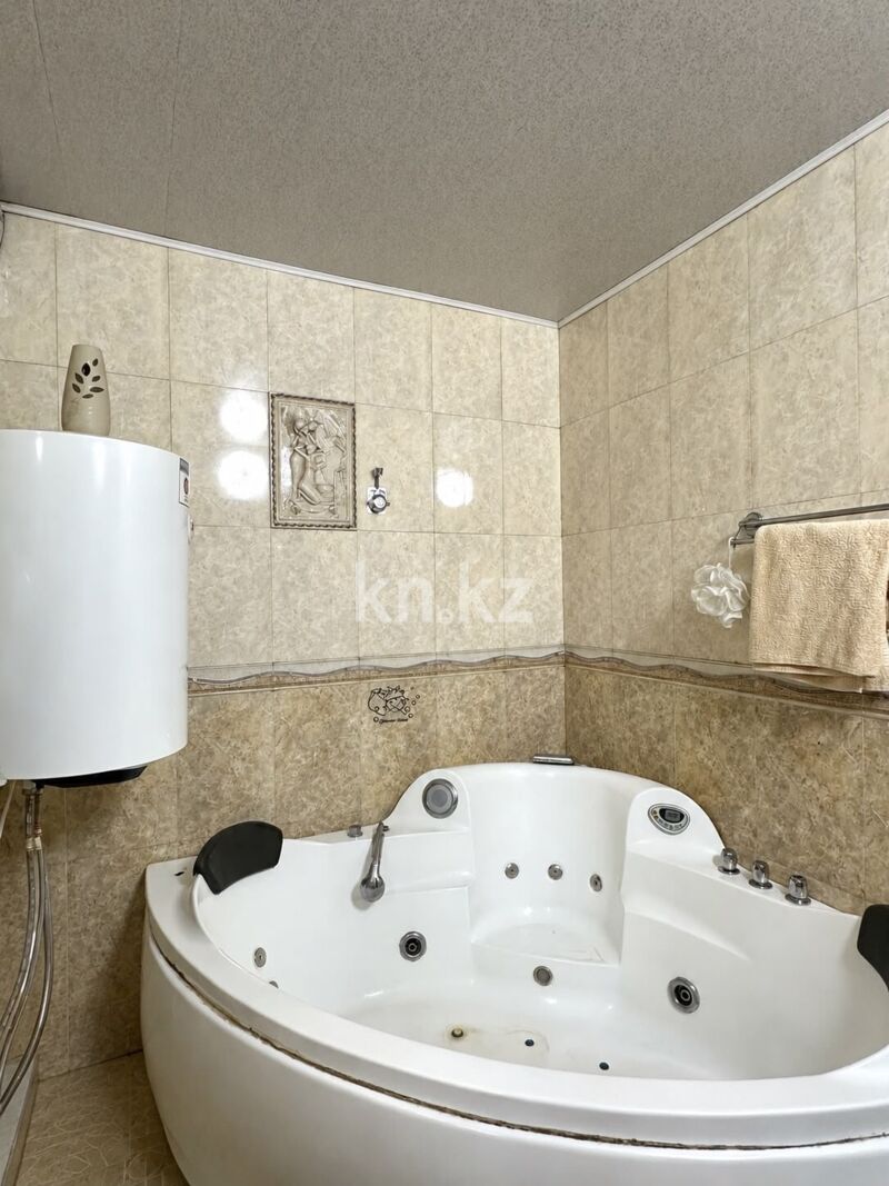 Продажа 3-комнатной квартиры, 68 м² - Продажа трехкомнатных квартир в кирпичном доме в Караганде - страница 9 фото 11 из 13