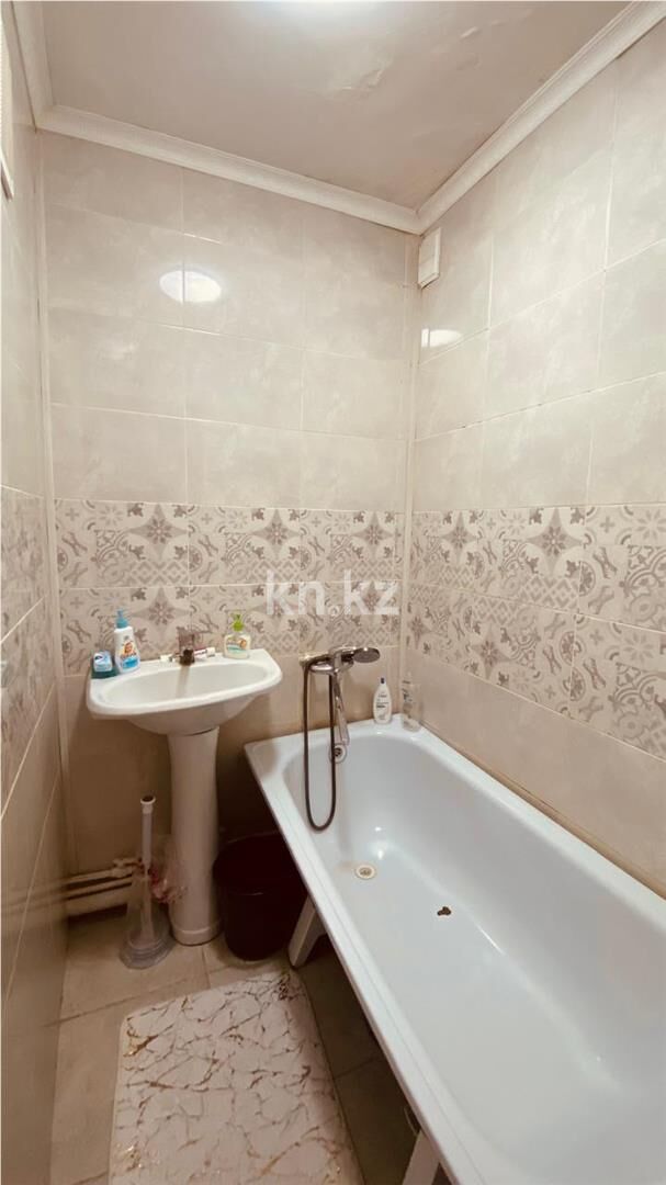 Продажа 1-комнатной квартиры, 33 м² - Продажа однокомнатных квартир в панельном доме в Караганде - страница 8 фото 6 из 11