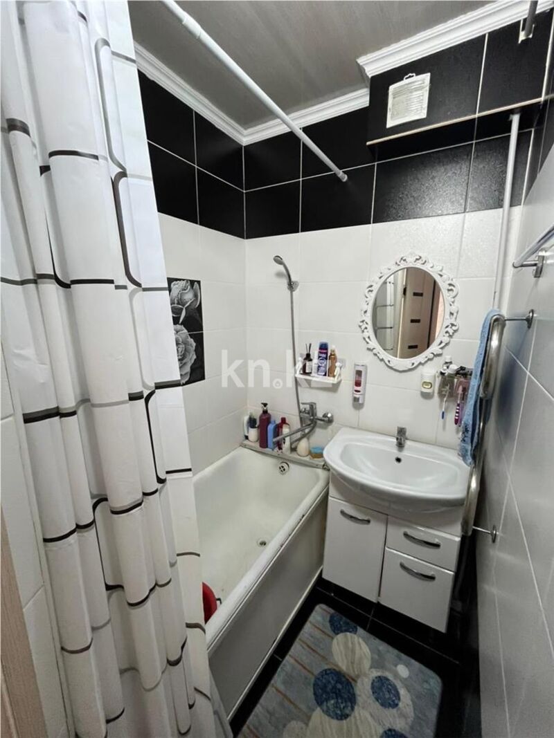 Продажа 4-комнатной квартиры, 61 м² - Продажа четырехкомнатных квартир в кирпичном доме в Караганде - страница 6 фото 9 из 10